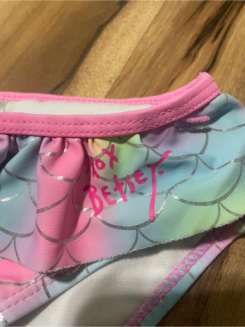Betsey Johnson Girls 2-Piece Mermaid Swimsuit Pastel Scale Ruffle Bikini Size 5